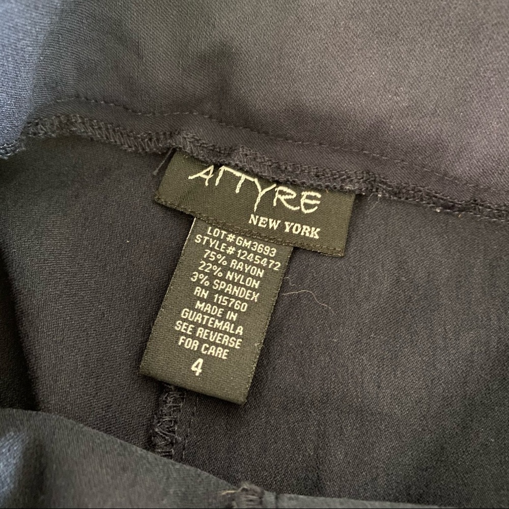 Attyre New York Navy Blue Midi Length Shorts Woman's Size 4 - Picture 7 of 8